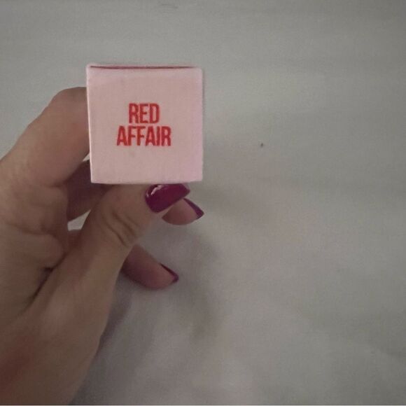 NIB Jeffree Star Supreme Gloss Shade Red Affair - Picture 5 of 5